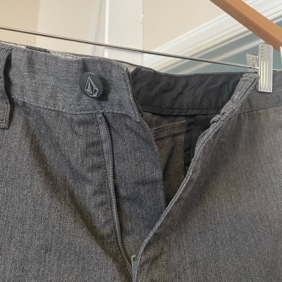 Volcom boys shorts. Waist size is 29” Grey - Picture 4 of 7